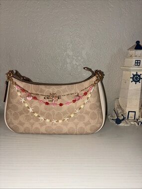 Hawaiian Pikake, Crown Flowr and Shell Charms Purse Chain